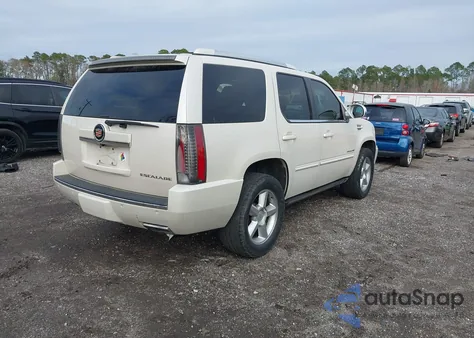 2013 Cadillac Escalade Premium z USA, uszkodzony, nr VIN 1GYS3CEF2DR318728